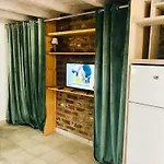 Amos Homes -scarlatescu 27-29 *