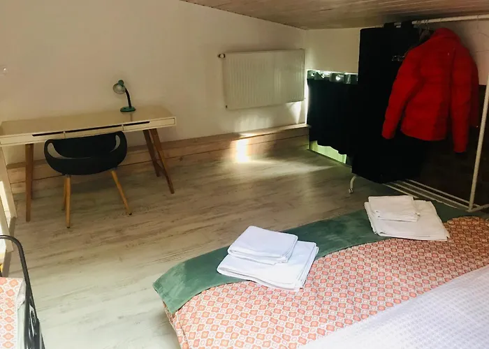 Amos Homes -scarlatescu 27-29